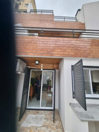 Excelente Duplex Reciclado con 3 dormitorios y Cochera Cubierta
