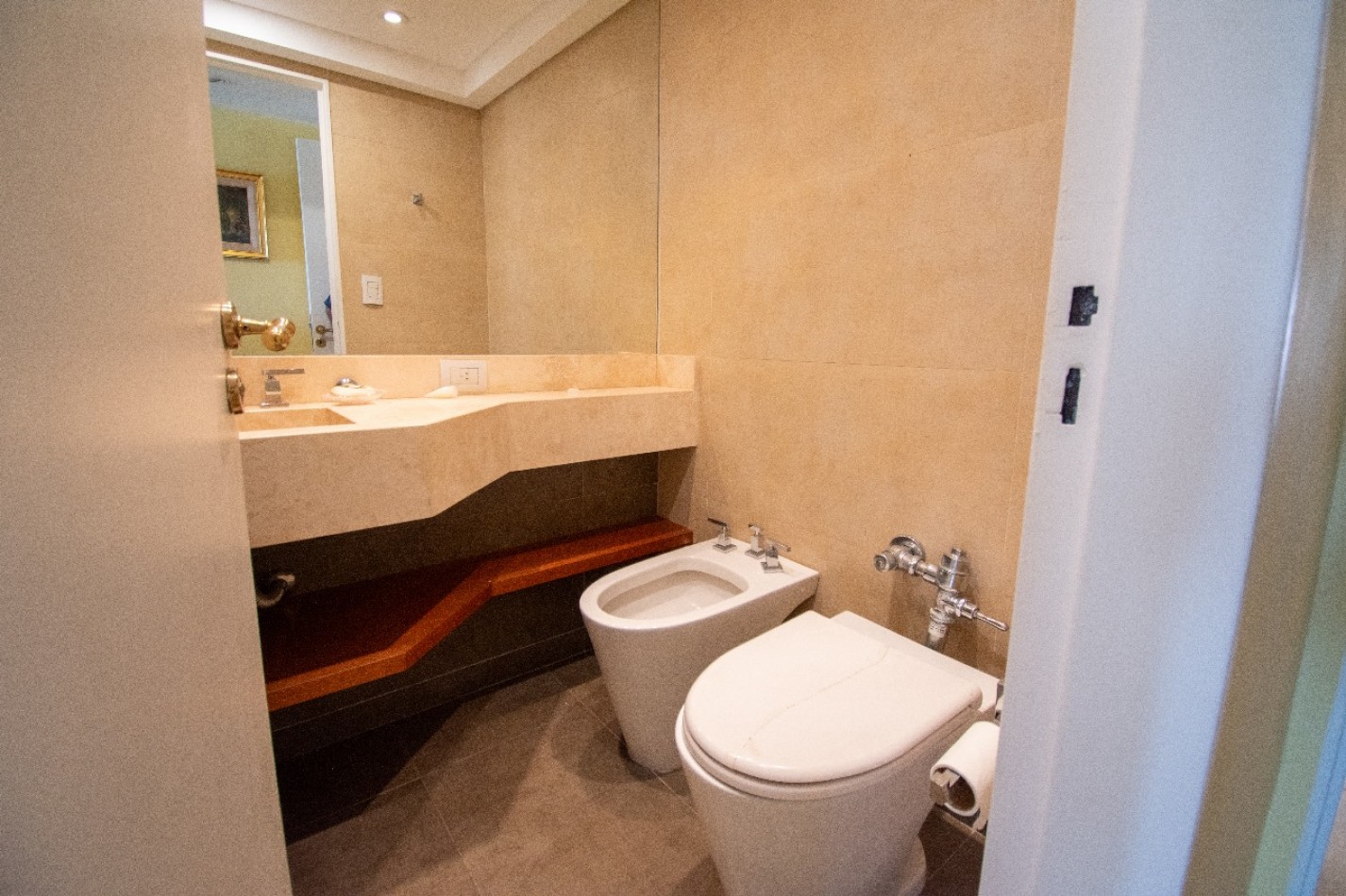 Gran Semipiso 3 dorm c/dep. Con Espectacular Vista Abierta al Rio Aeroparque Etc.