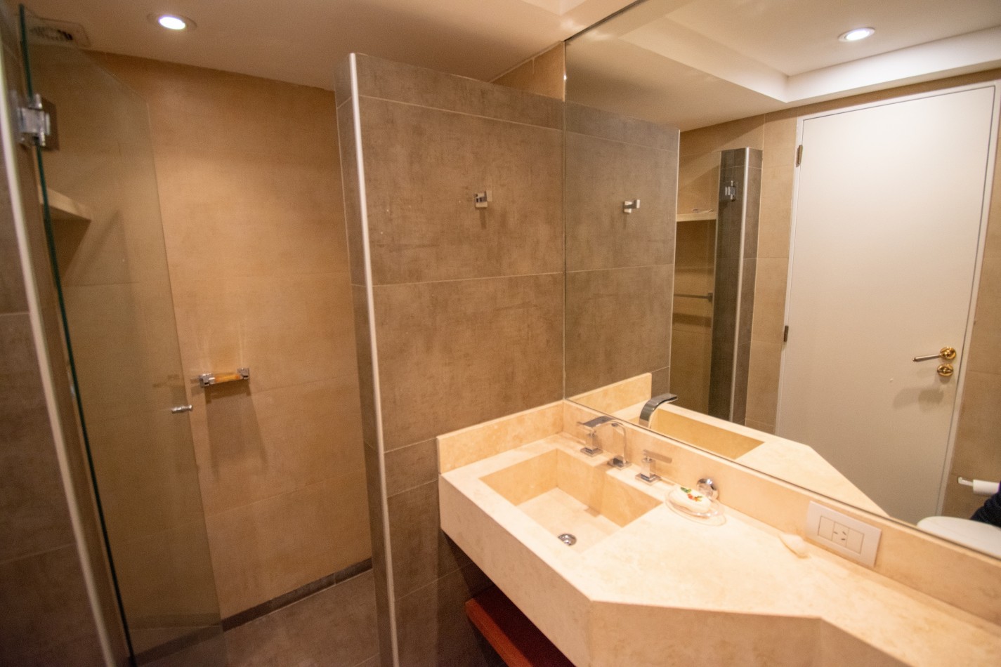 Gran Semipiso 3 dorm c/dep. Con Espectacular Vista Abierta al Rio Aeroparque Etc.