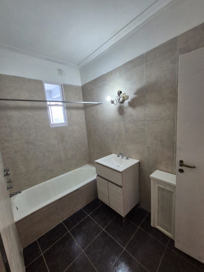 Luminoso Dpto 5 Ambientes Apto Profesional. Tot. Reciclado a Nuevo