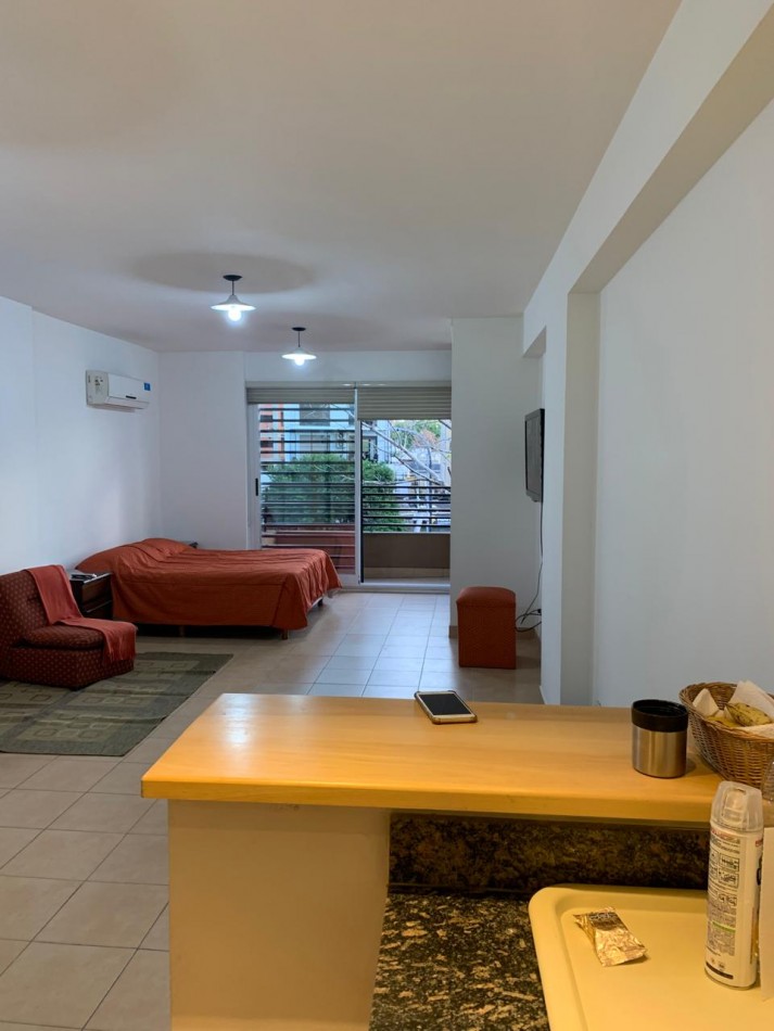 Comodo Monoambiente con Balcon al Frente Apto Credito