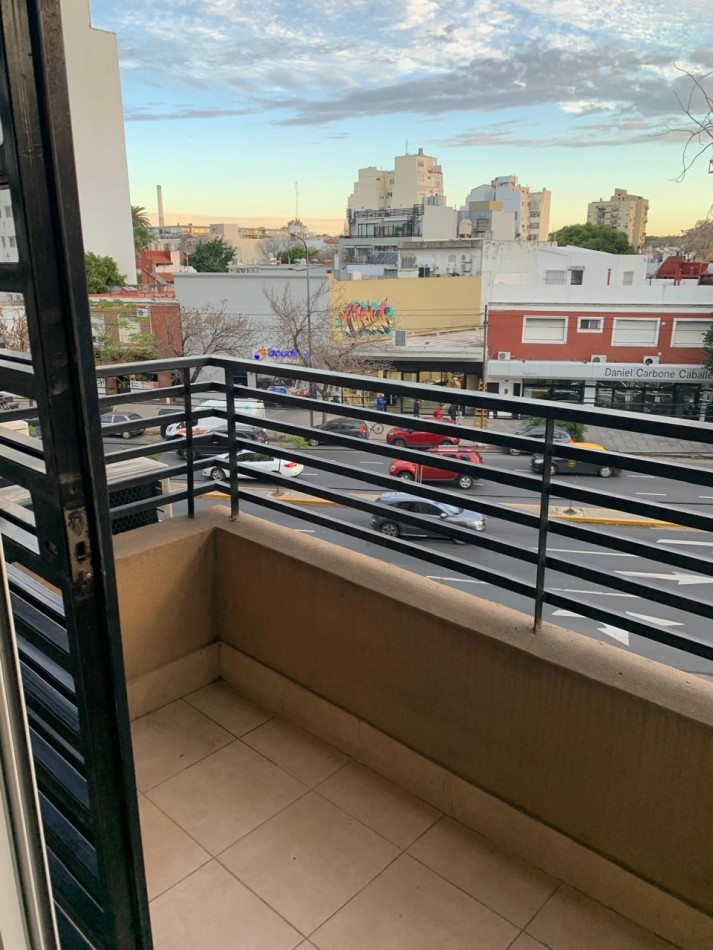 Comodo Monoambiente con Balcon al Frente Apto Credito