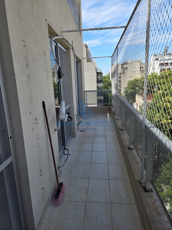 Semipiso 4 Amb. con Cochera y Baulera en Edif. con Amenities