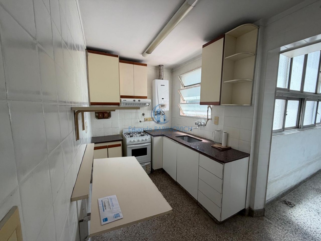 Dpto. 3 Ambientes Al Cfre. con Excelente Ubicacion