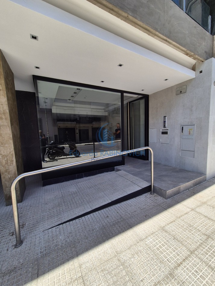 Piso de 4 Dorm (2 Suites) Patio y Balcon con Parrilla y cochera fija A ESTRENAR 