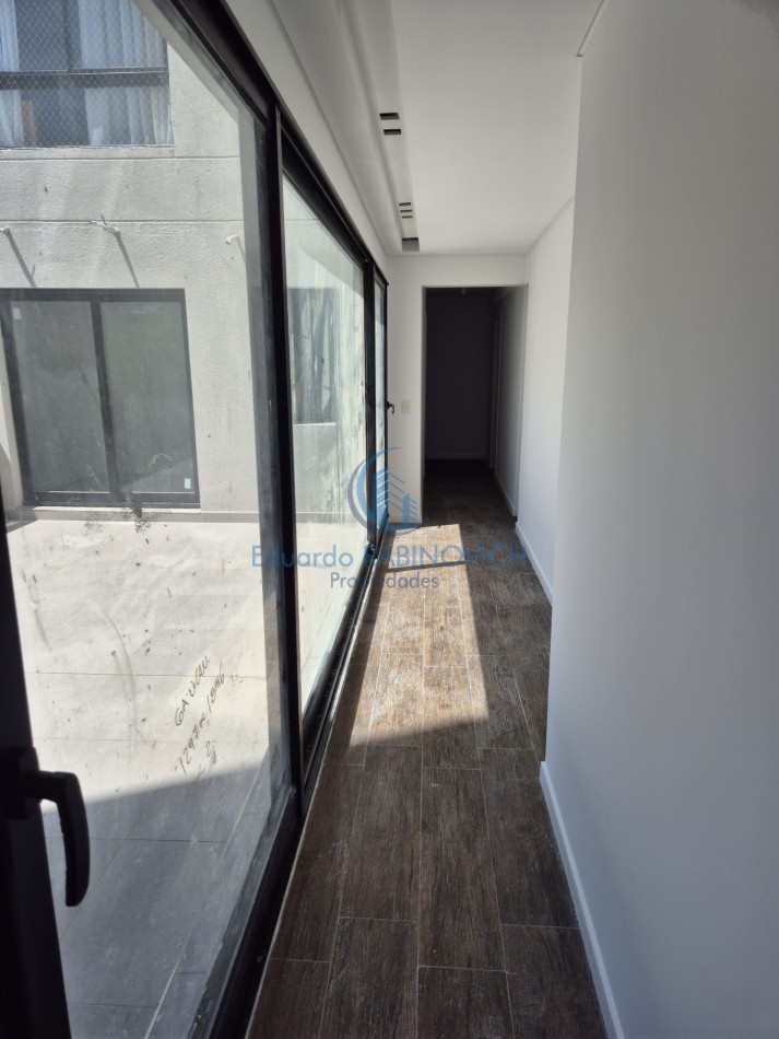 Piso de 4 Dorm (2 Suites) Patio y Balcon con Parrilla y cochera fija A ESTRENAR 