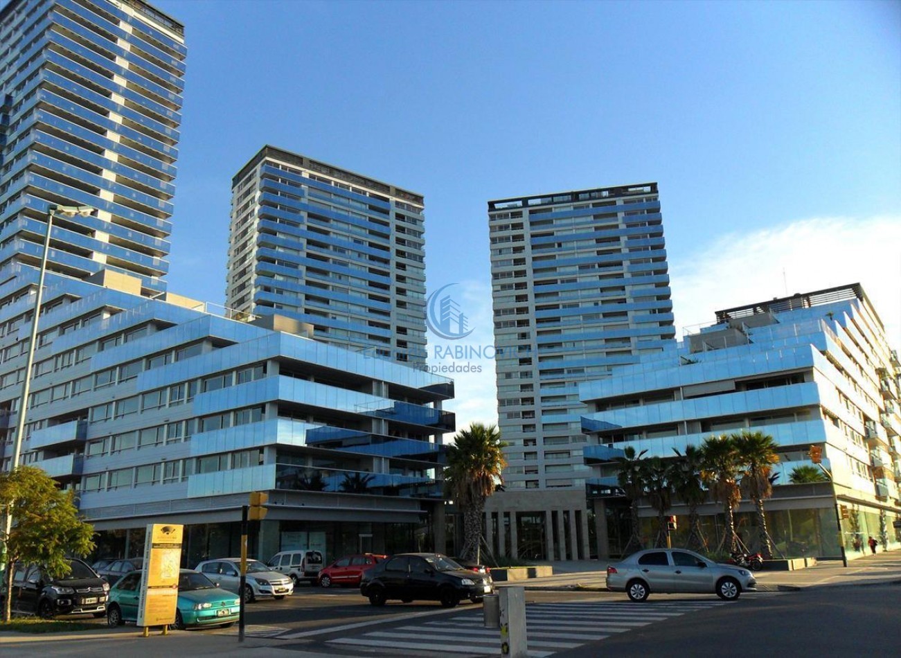 EXCLUSIVO DPTO. C/GRAN TERRAZA PRIVADA C/PARRILLA JACUZZI Y PISCINA. 3 COCHERAS FIJAS