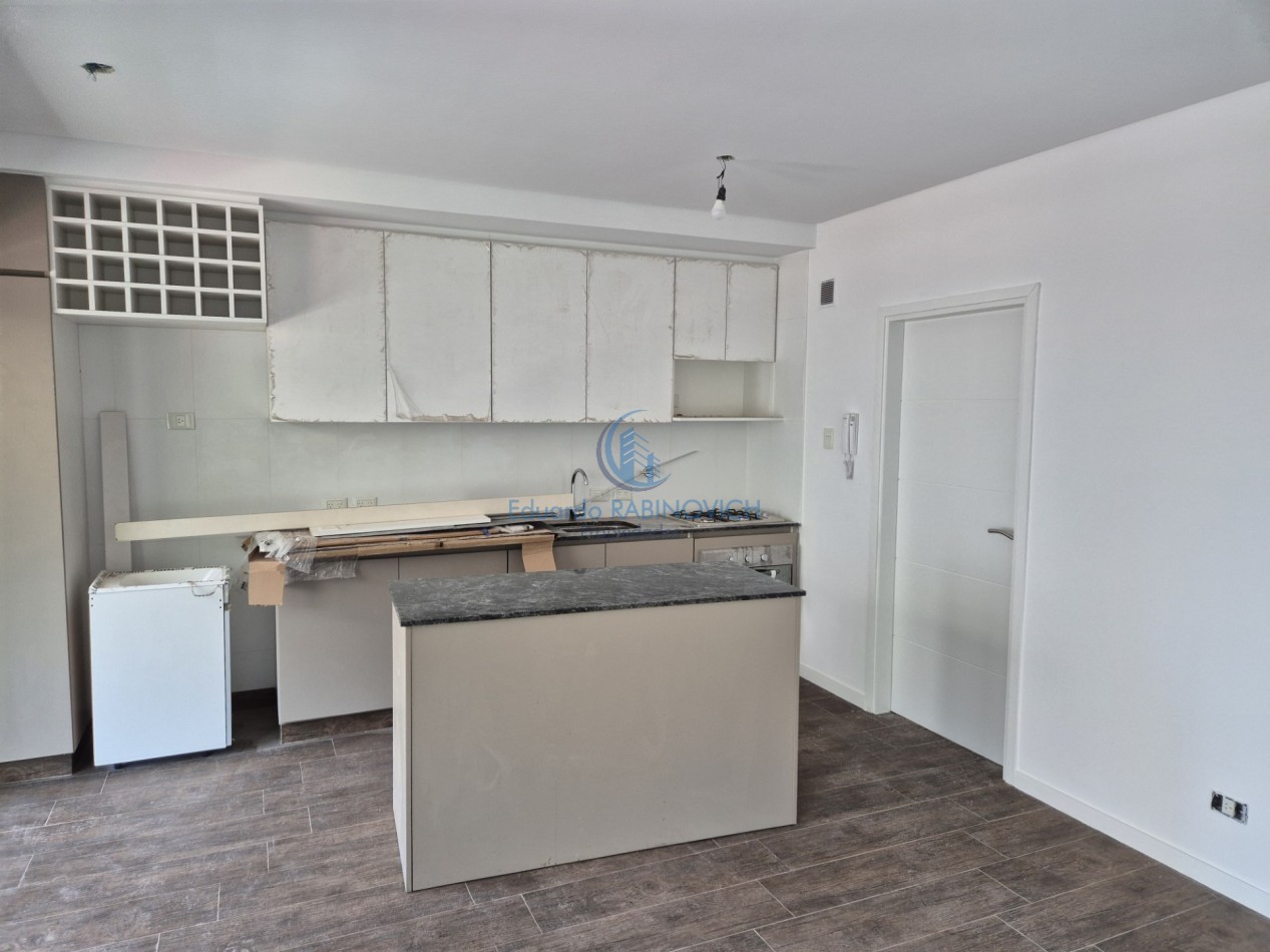 Piso de 4 Dorm (2 Suites) Patio y Balcon con Parrilla y cochera fija A ESTRENAR 