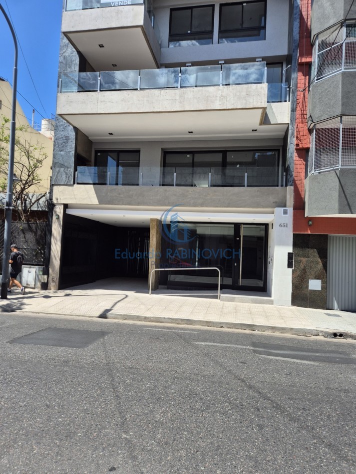 Piso de 4 Dorm (2 Suites) Patio y Balcon con Parrilla y cochera fija A ESTRENAR 