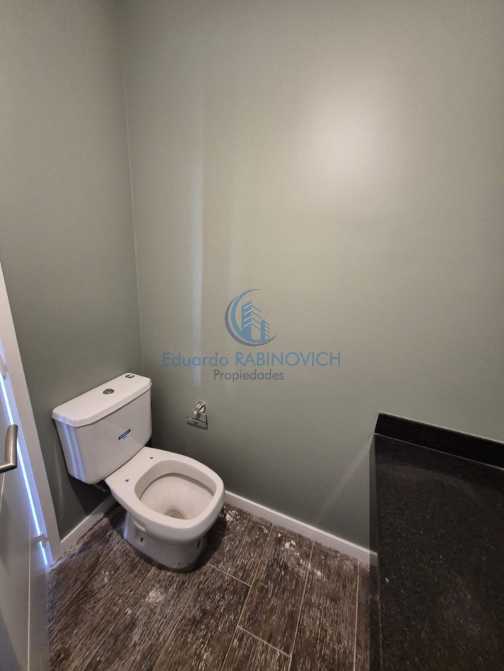 Piso de 4 Dorm (2 Suites) Patio y Balcon con Parrilla y cochera fija A ESTRENAR 