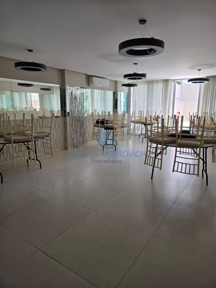 Semipiso 4 Amb. con Cochera y Baulera en Edif. con Amenities