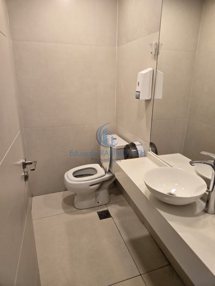 Semipiso 4 Amb. con Cochera y Baulera en Edif. con Amenities