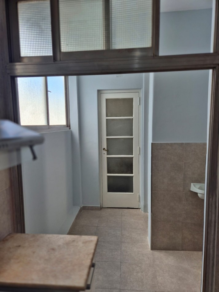 Luminoso Dpto 5 Ambientes Apto Profesional. Tot. Reciclado a Nuevo