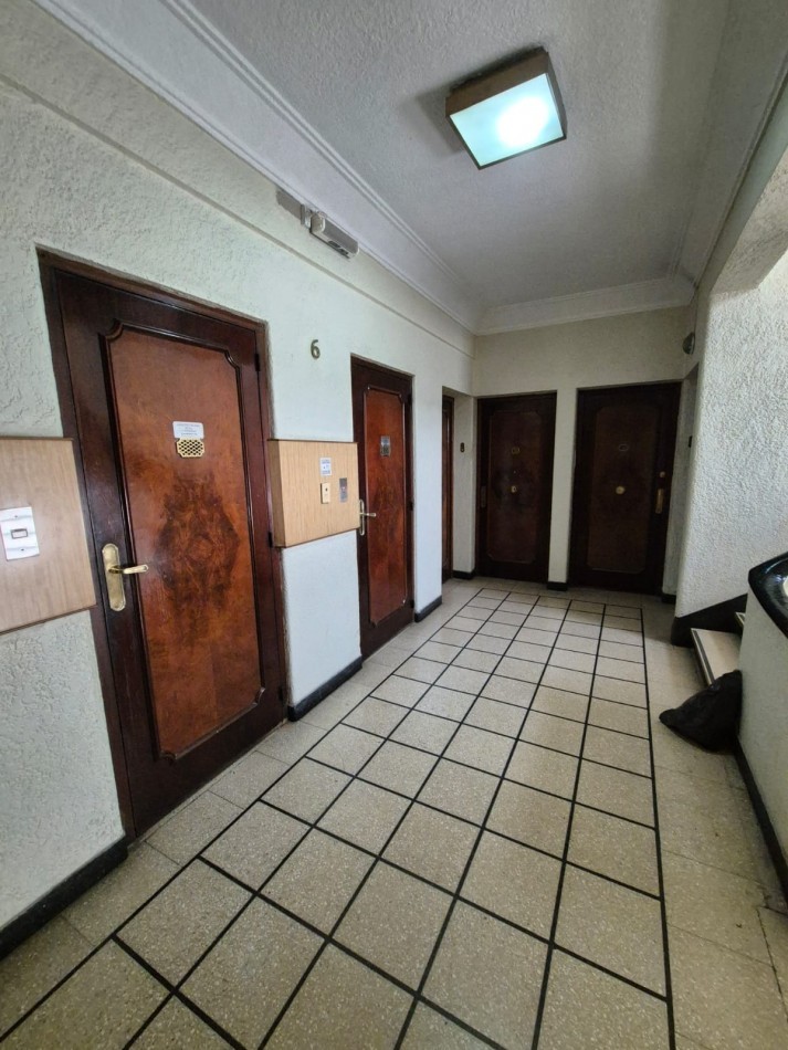 Luminoso Dpto 5 Ambientes Apto Profesional. Tot. Reciclado a Nuevo